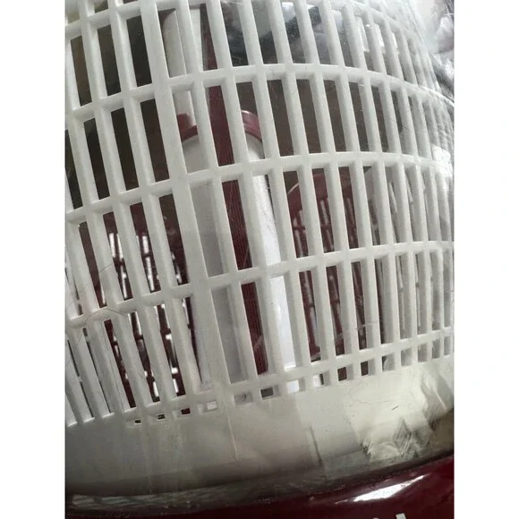 KitchenAid Salad & Fruit Spinner With 3 Dividers & Cap For Storage - Red 6.5 Qt - Picture 5 of 6